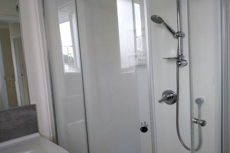 Photo of property in 4/41 Greenslade Crescent, Northcote, Auckland, 0627