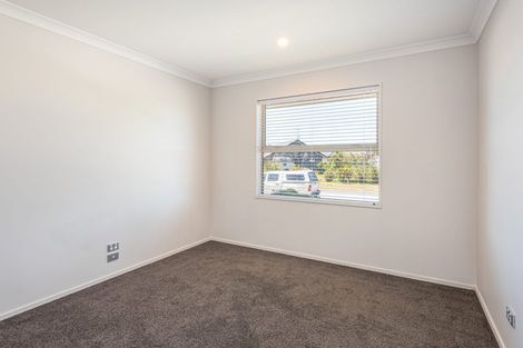 Photo of property in 16 Watkins Drive, Rangiora, 7400