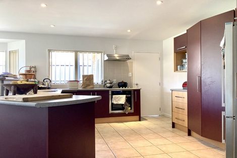 Photo of property in 41 Roy Maloney Drive, Henderson, Auckland, 0612