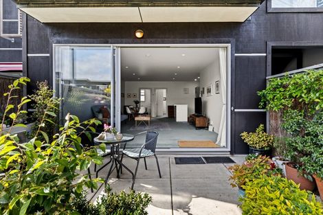 Photo of property in The Terraces, 31/9 Humber Street, Pandora, Napier, 4110