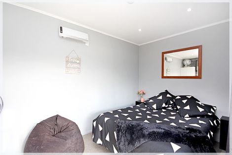 Photo of property in 15 Forbes Road, Foxton Beach, Foxton, 4815