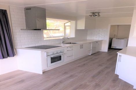 Photo of property in 52 Mark Avenue, Paparangi, Wellington, 6037