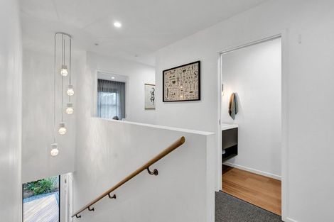 Photo of property in 28a Waiwaka Terrace, Strandon, New Plymouth, 4312