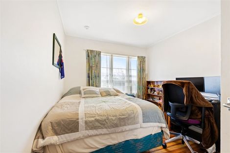 Photo of property in 51a Vodanovich Road, Te Atatu South, Auckland, 0610