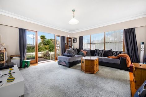 Photo of property in 37 Mckean Avenue, Manurewa, Auckland, 2102