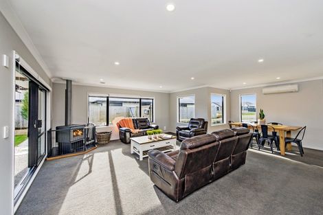 Photo of property in 31 Navy Loop, Rolleston, 7614