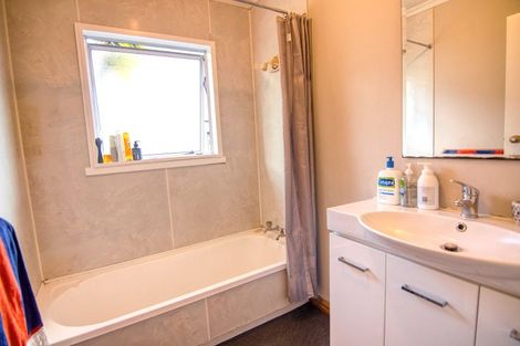 Photo of property in 3 Coromandel Court, Roslyn, Palmerston North, 4414