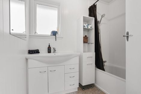 Photo of property in 217 Glengarry Road, Glen Eden, Auckland, 0602