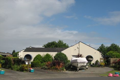 Photo of property in 1/11 Tulloch Place, Conifer Grove, Takanini, 2112