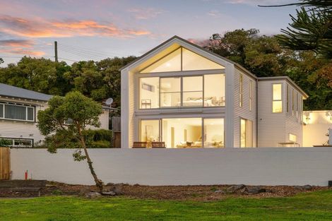 Photo of property in 2/1 The Brae, Mount Pleasant, Christchurch, 8081