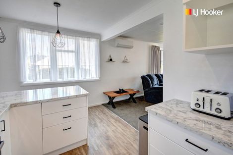 Photo of property in 21 Burgess Street, Green Island, Dunedin, 9018