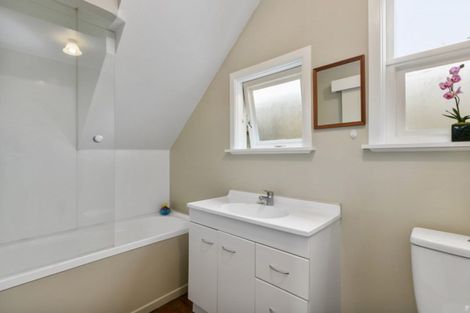 Photo of property in 206b Miromiro Road, Normandale, Lower Hutt, 5010