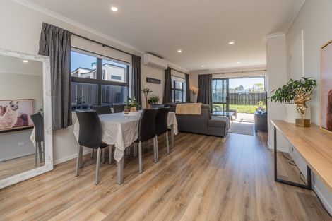 Photo of property in 8c Lumbarda Drive, Kumeu, 0810