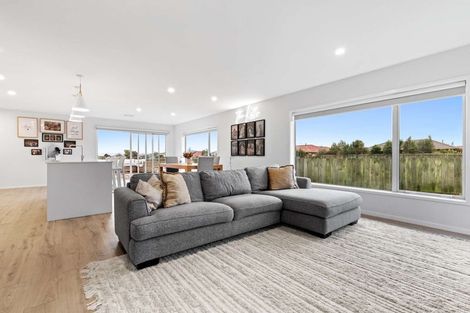 Photo of property in 58 Whatumairangi Way, Owhata, Rotorua, 3010