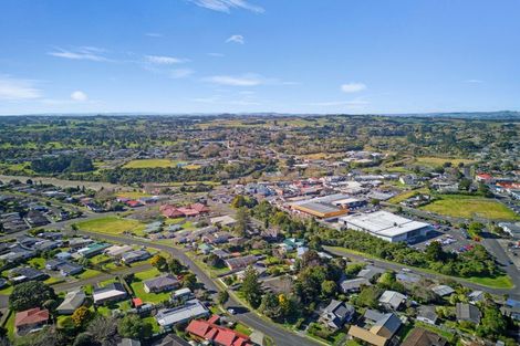 Photo of property in 14 Norfolk Rise, Waiuku, 2123