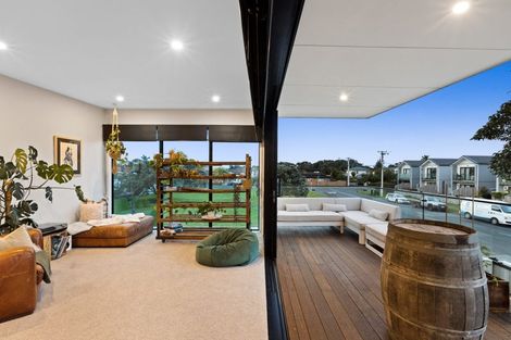 Photo of property in 3a William Bayes Place, Red Beach, 0932