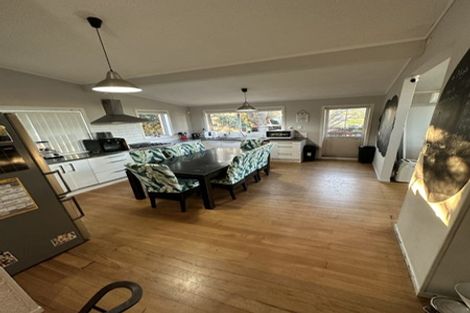 Photo of property in 6 Minton Place, Manurewa, Auckland, 2102