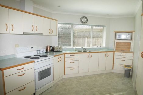 Photo of property in 9 Greenaway Road, Waikanae, 5036