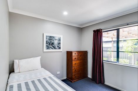 Photo of property in 14 Scott Place, Havelock North, 4130