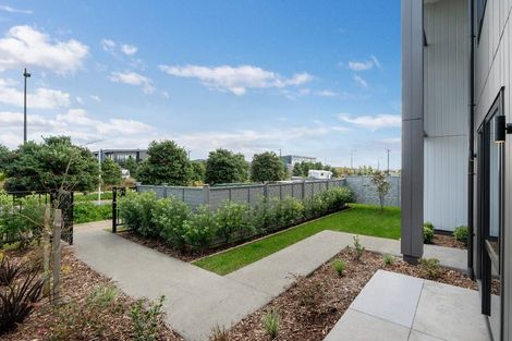 Photo of property in 4 Park Green Avenue, Rosehill, Papakura, 2113