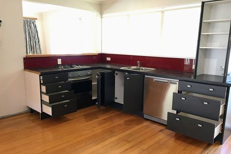 Photo of property in 2a Waller Avenue, Bucklands Beach, Auckland, 2012