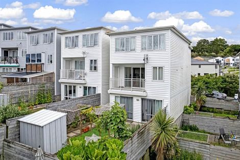 Photo of property in 28 Fernly Rise, Flat Bush, Auckland, 2019