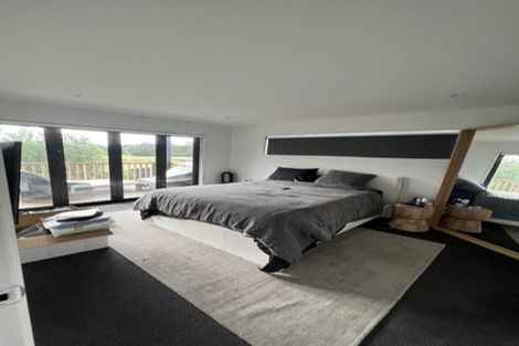 Photo of property in 35 Vogwill Road, Kumeu, 0810