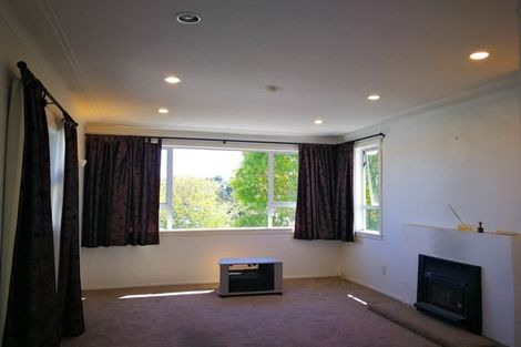 Photo of property in 10 Barron Drive, Green Bay, Auckland, 0604