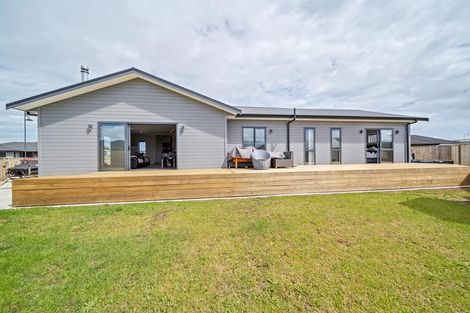 Photo of property in 8 Reremoana Close, Hawera, 4610