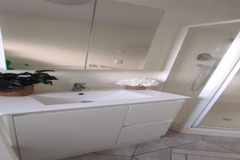 Photo of property in 14 Tampin Road, Hillpark, Auckland, 2102