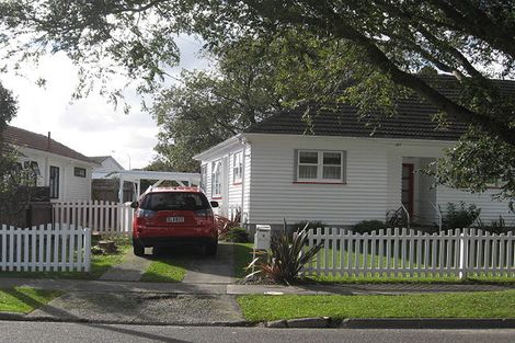 Photo of property in 5 Pilcher Crescent, Naenae, Lower Hutt, 5011