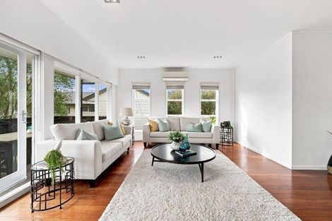 Photo of property in 308 Hurstmere Road, Takapuna, Auckland, 0622