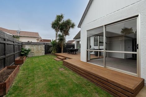 Photo of property in 76a Wood Street, Takaro, Palmerston North, 4410