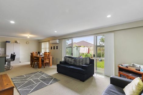 Photo of property in 8 Lime Crescent, Papakura, 2110