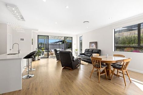 Photo of property in 3 Tawa Place, Orewa, 0931