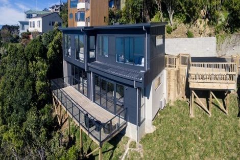 Photo of property in 67 Pretoria Road, Karaka Bays, Wellington, 6022