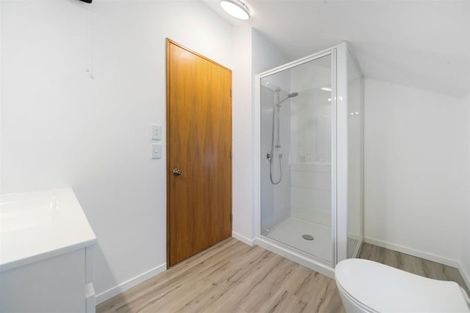 Photo of property in 1/4 Sainsbury Road, Fernhill, Queenstown, 9300