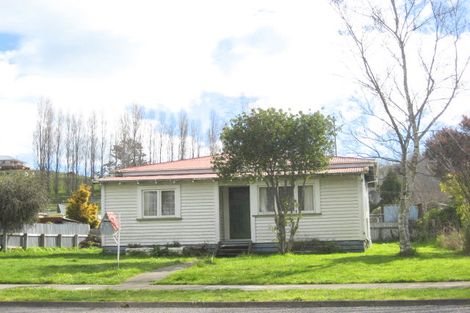 Photo of property in 8 Collins Street, Waipawa, 4210