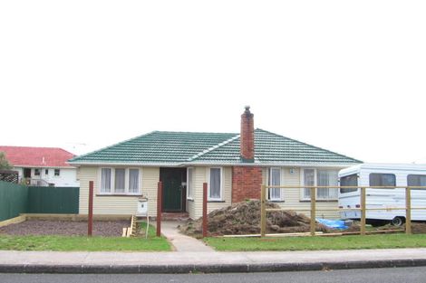 Photo of property in 2 Grainger Road, Te Atatu South, Auckland, 0610