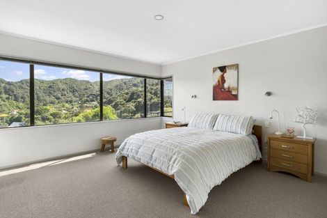 Photo of property in 32 Walter Road, Lowry Bay, Lower Hutt, 5013