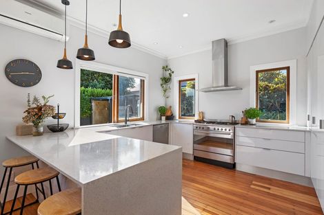 Photo of property in 48 Renfrew Avenue, Sandringham, Auckland, 1041