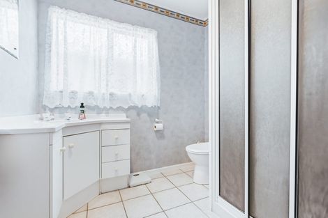 Photo of property in 2 Kempton Place, Richmond Heights, Taupo, 3330