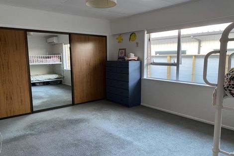 Photo of property in 3 Del Mar Place, Merrilands, New Plymouth, 4312