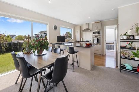 Photo of property in 30 Luton Avenue, Sunnyhills, Auckland, 2010