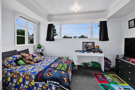 Photo of property in 14 Dives Avenue, Hawera, 4610