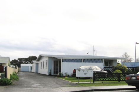 Photo of property in 1/209 Mcleod Street, Camberley, Hastings, 4120