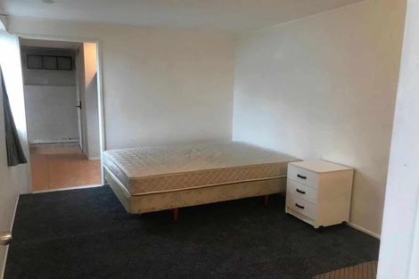 Photo of property in 19 Sunhaven Avenue, Glenfield, Auckland, 0629