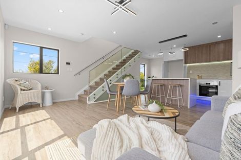 Photo of property in 1/18 Hutchinsons Road, Bucklands Beach, Auckland, 2014