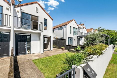 Photo of property in 2/27 Kellaway Drive, East Tamaki, Auckland, 2013