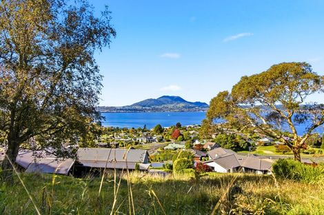 Photo of property in 32 Mapara Road, Acacia Bay, Taupo, 3385